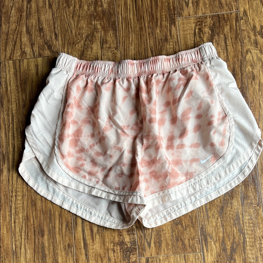 Nike Women’s Light Pink Patterned Athletic Shorts